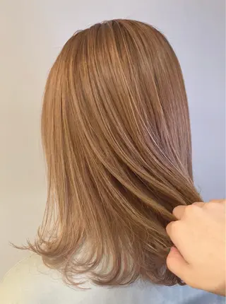 セミロング カラー 宮原 佳苗のヘアスタイル