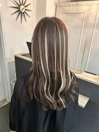 セミロング 縮毛•ハイトーン Runaのヘアスタイル