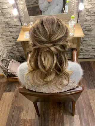 ミディアム ヘアアレンジ hair make  Lucciのヘアスタイル