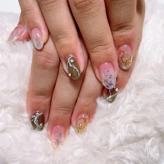 ネイル The Best Beauty受付担当のヘアスタイル