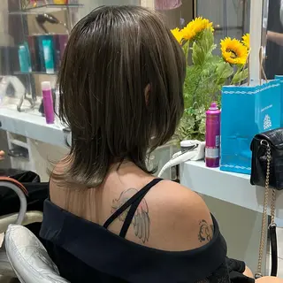 ミディアム カラー ヘアアレンジ Re:st所属・Miyavi/カラー ショートボブのヘアスタイル