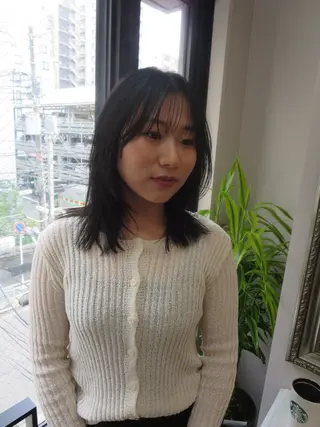 カラー ヒガシ サヨのヘアスタイル