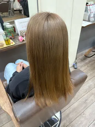 カラー 飯泉 夏琉のヘアスタイル