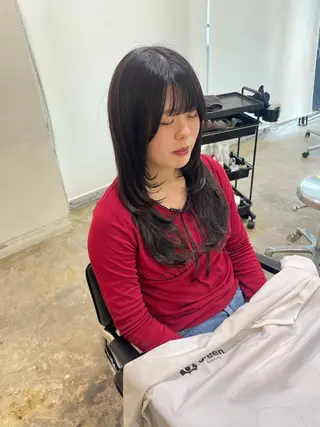 ロング カラー MIOベージュカラー 柔らかいカラーのヘアスタイル