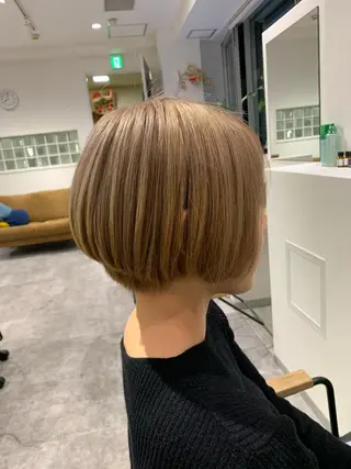 ショート ヨシミ カズヤのヘアスタイル