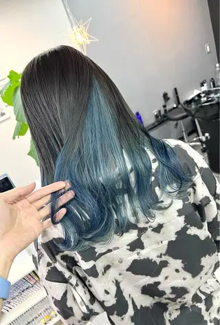 セミロング カラー 名畑 裕貴のヘアスタイル