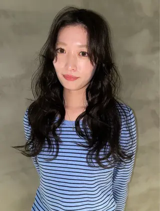 ロング how所属・大阪/心斎橋 /ハイトーン/ちひろのヘアスタイル