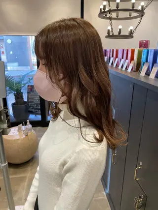 ロング カラー 細沼 葵のヘアスタイル