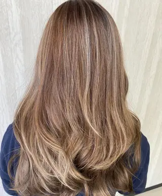 ロング カラー UNDER vr 【アンダーバー】のヘアスタイル