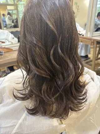 ロング Lycka所属・山村 亜矢美のヘアスタイル