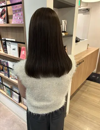 ミディアム モテ髪‎🫧赤み消し カラー表参道きょうこのヘアスタイル