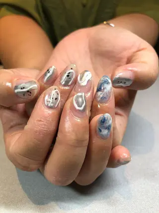 ネイル iiloo aromaworksのネイルデザイン