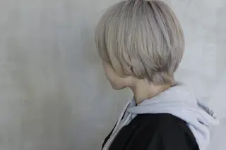 ショート カラー ill副店長 立和田純也のヘアスタイル