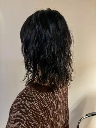 ミディアム ウシロダ メグミのヘアスタイル