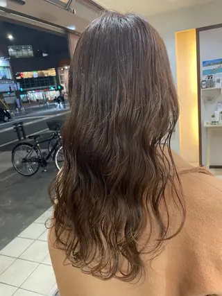 セミロング 佐藤 由依/透明感カラーのヘアスタイル