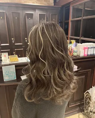 セミロング 🧡ミルクティー/ レイヤー🧡ショウナのヘアスタイル