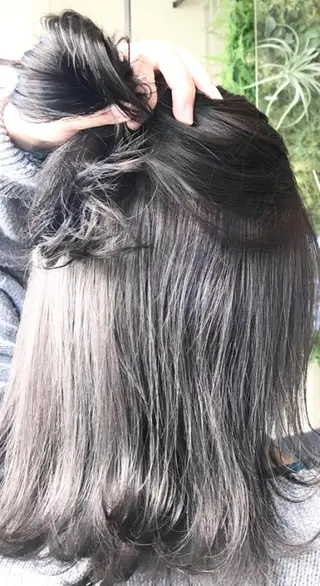 セミロング カラー Hanna by W_SALONのヘアスタイル