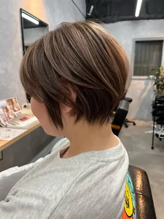 ショート 小山洋次/阪急茨木/ 透明感カラーショートのヘアスタイル