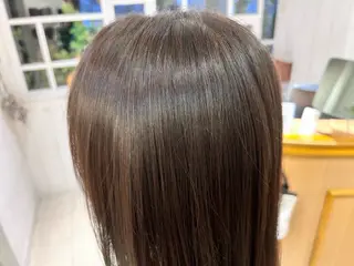 ミディアム カラー PIS／ NAHOのヘアスタイル
