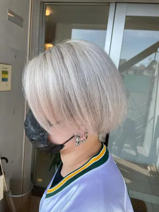 カラー 透明感ブリーチ ハイトーンウエダのヘアスタイル