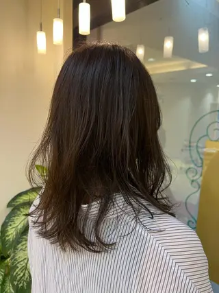 ミディアム カラー 最高の髪質改善🩵 艶カラー 惠美のヘアスタイル