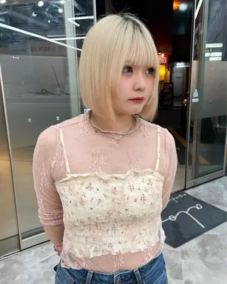 ミディアム ブリーチ/ベージュ 💕/momoaのヘアスタイル