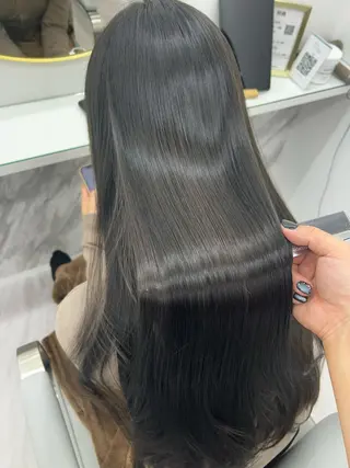 ロング Mu.所属・神 甚八のヘアスタイル