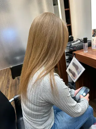 ロング カラー ダメージレスブリーチ HIROSHIのヘアスタイル