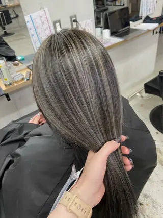 ロング カラー 安住 日花のヘアスタイル