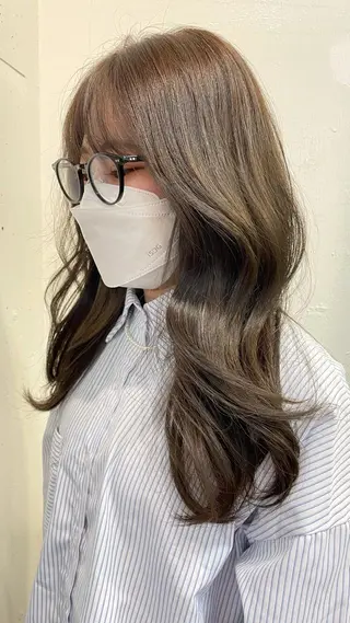 ロング オリーブカラー 長谷川のヘアスタイル