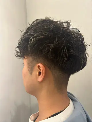 ショート カラー パーマ メンズ IT by ALBUMあいりのヘアスタイル