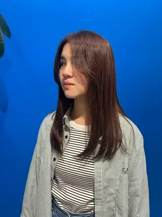 セミロング femme所属・femme YUIのヘアスタイル