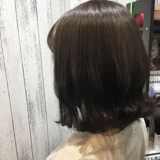 ミディアム カラー embrace エンブレイスのヘアスタイル