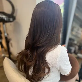 ロング カラー AIN.ANLY 明治神宮前所属・徳浜 睦希のヘアスタイル