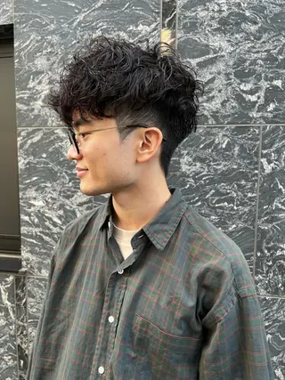 ショート パーマ メンズ 樋野 亮のヘアスタイル
