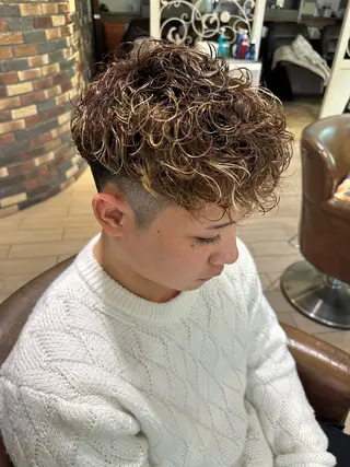 パーマ メンズ 増渕 駿介のヘアスタイル