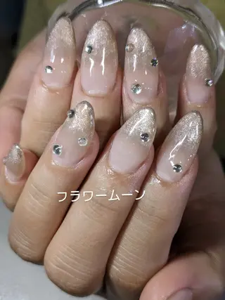 ネイル フラワー ムーンのネイルデザイン