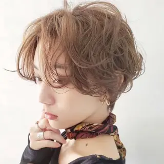 ショート パーマ ひなた あゆみのヘアスタイル