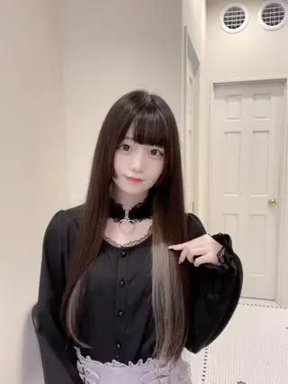 ロング りく レイヤーカット ケアブリーチのヘアスタイル