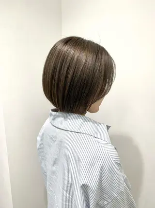 ショート カラー レイヤー ハイトーン 暖色⭐︎KANAKOのヘアスタイル