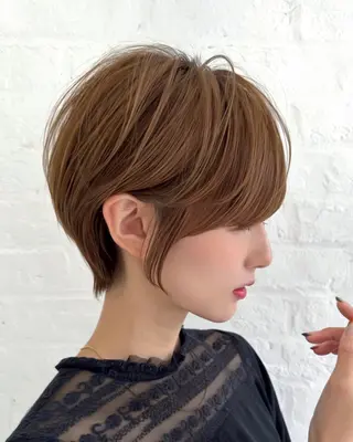 ショート ショートヘア くすみカラー、大場猛のヘアスタイル