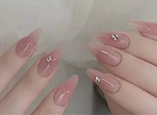 ネイル LE REVE Hinaのネイルデザイン