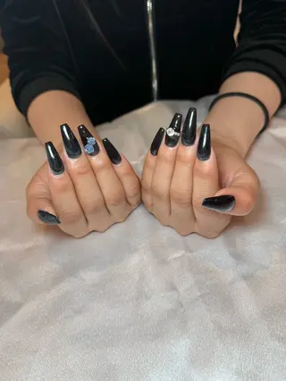ネイル Queen Nail Salon所属・Vuong Ngoc Quynhのネイルデザイン