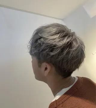 ショート カラー ブリーチカラー AYANEのヘアスタイル