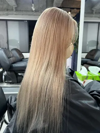 ロング カラー ハイトーン&髪質改善 &韓国エクステ🤎のヘアスタイル