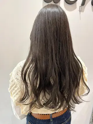 ロング 山本 佳奈のヘアスタイル