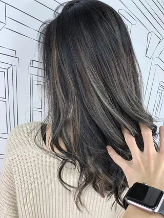 セミロング カラー レイヤー⭐️カラー ⭐️平川雅史のヘアスタイル