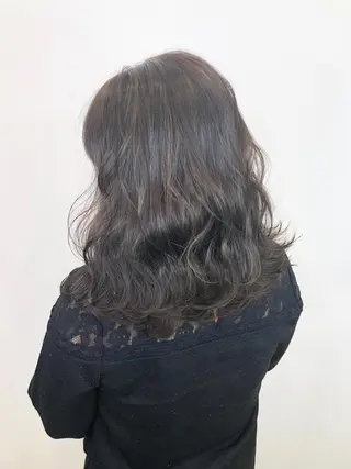 ロング AKANE 【zina新宿】のヘアスタイル