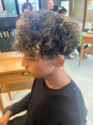 ショート パーマ 安田 海斗のヘアスタイル