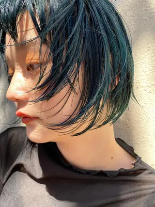 ショート ボブ/ハイトーン REINAのヘアスタイル